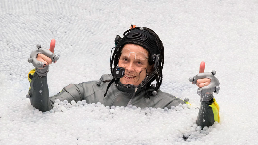 Сигурни Уивер погружается под воду, фото со съемок «Аватар 2»