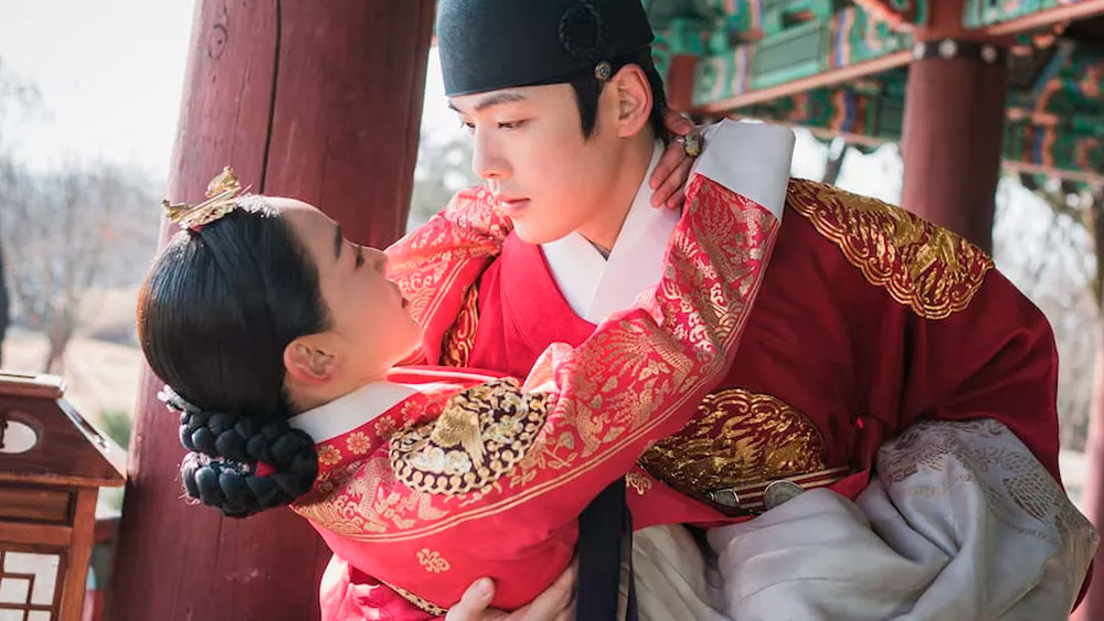 6 лучших смешных корейских исторических дорам о любви